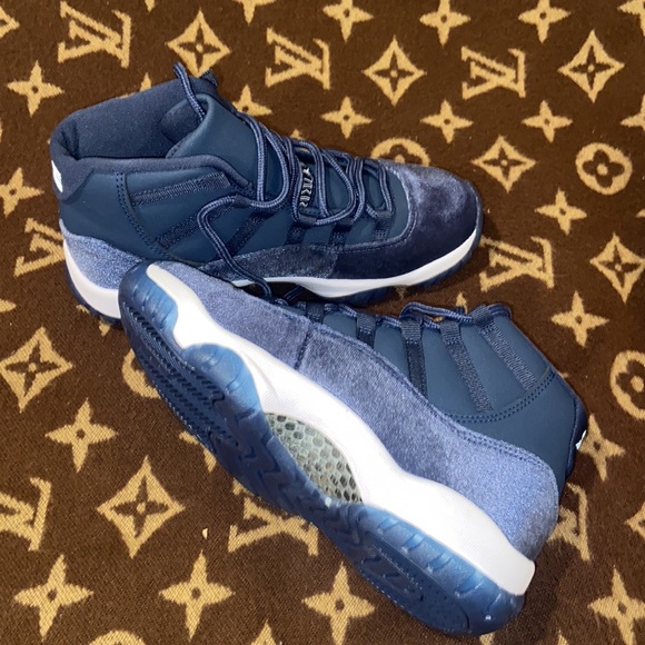 Blue Jordan 11 Retro Sneakers - Picture 9 of 12